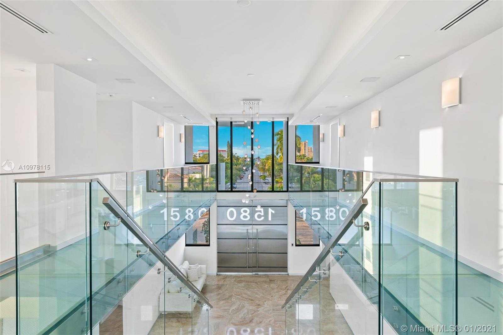 Small Image of 1580 SOUTH TREASURE DR, North Bay Village Number 31