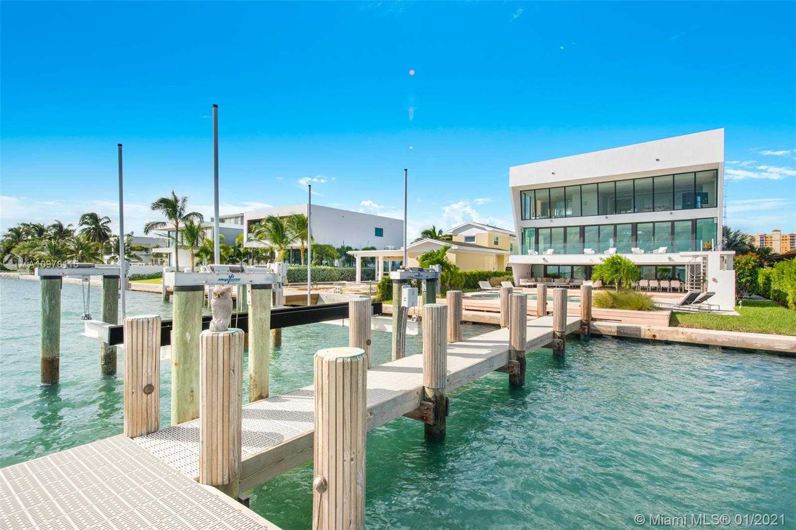 Small Image of 1580 SOUTH TREASURE DR, North Bay Village Number 9