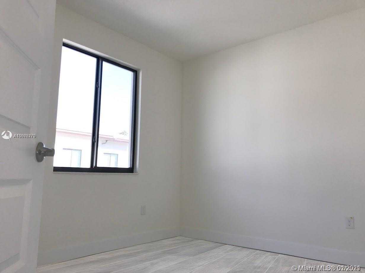 Small Image of 4976 NORTH WEST 83RD PATH, Doral Number 17