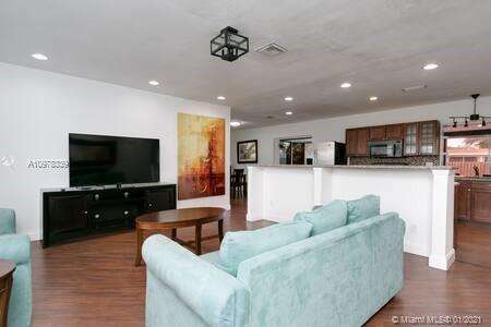 Small Image of 5511 GARFIELD ST, Hollywood Number 10
