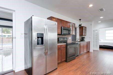 Small Image of 5511 GARFIELD ST, Hollywood Number 5