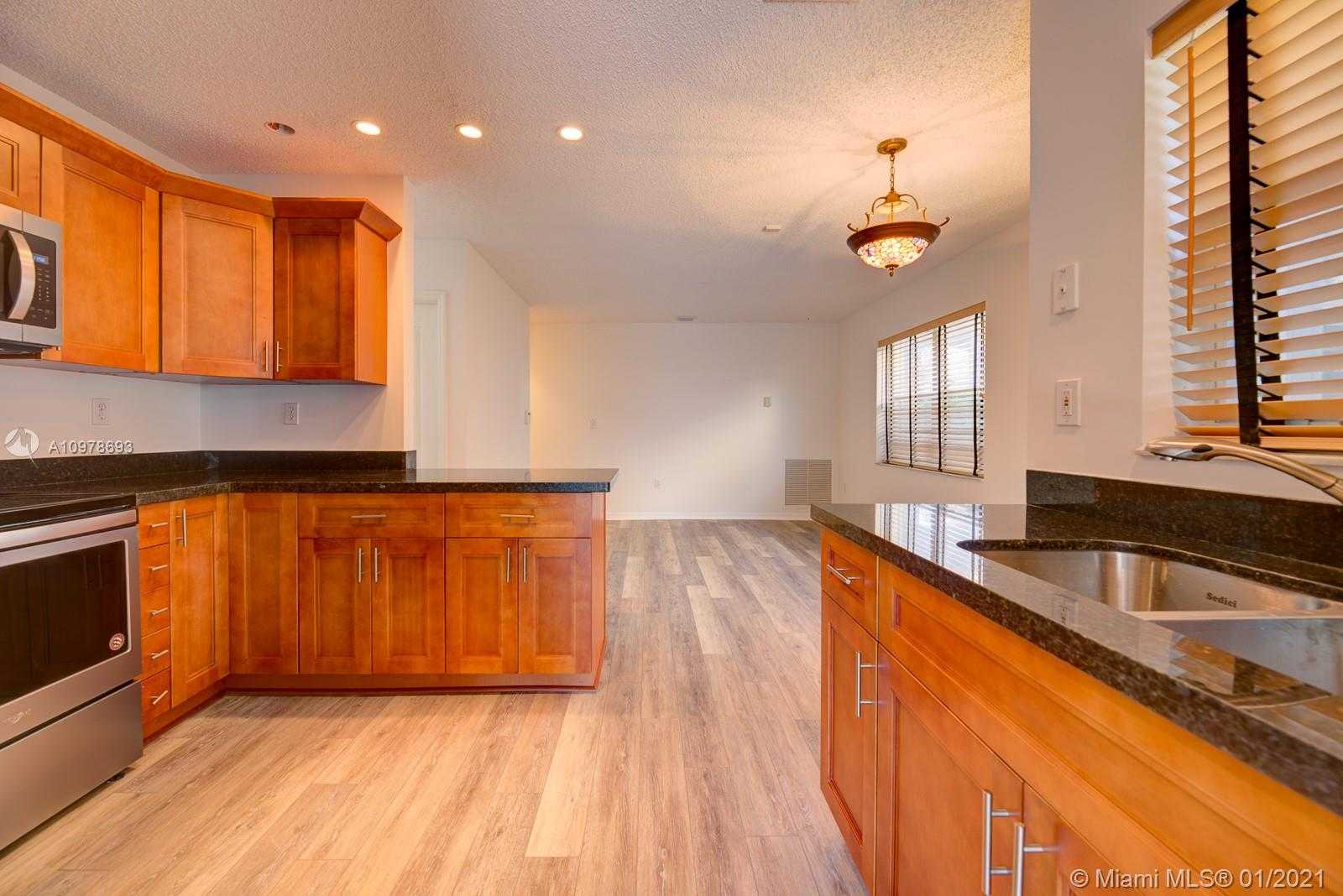 Small Image of 2965 NORTH WEST 99TH AVE, Doral Number 11
