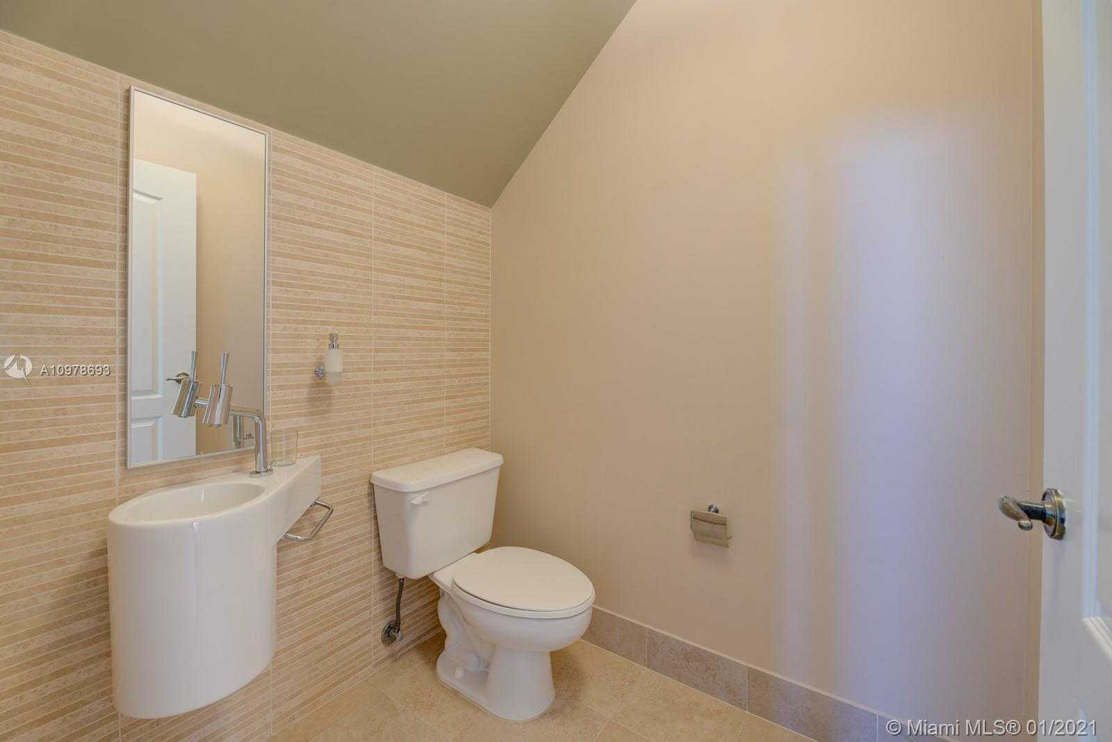 Small Image of 2965 NORTH WEST 99TH AVE, Doral Number 12
