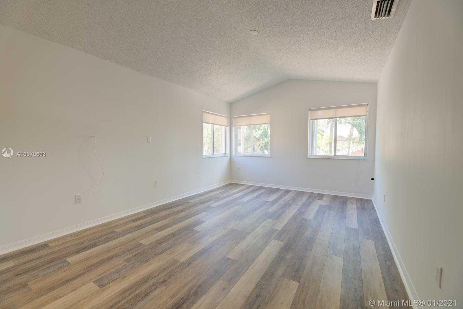 Small Image of 2965 NORTH WEST 99TH AVE, Doral Number 13