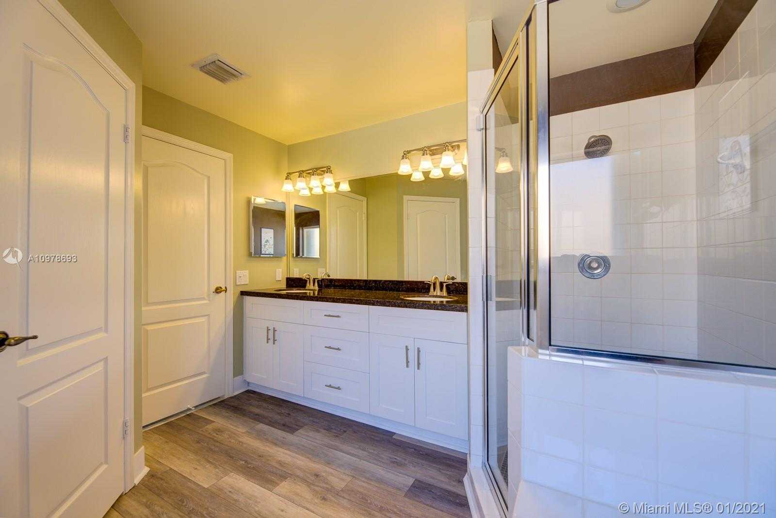 Small Image of 2965 NORTH WEST 99TH AVE, Doral Number 17
