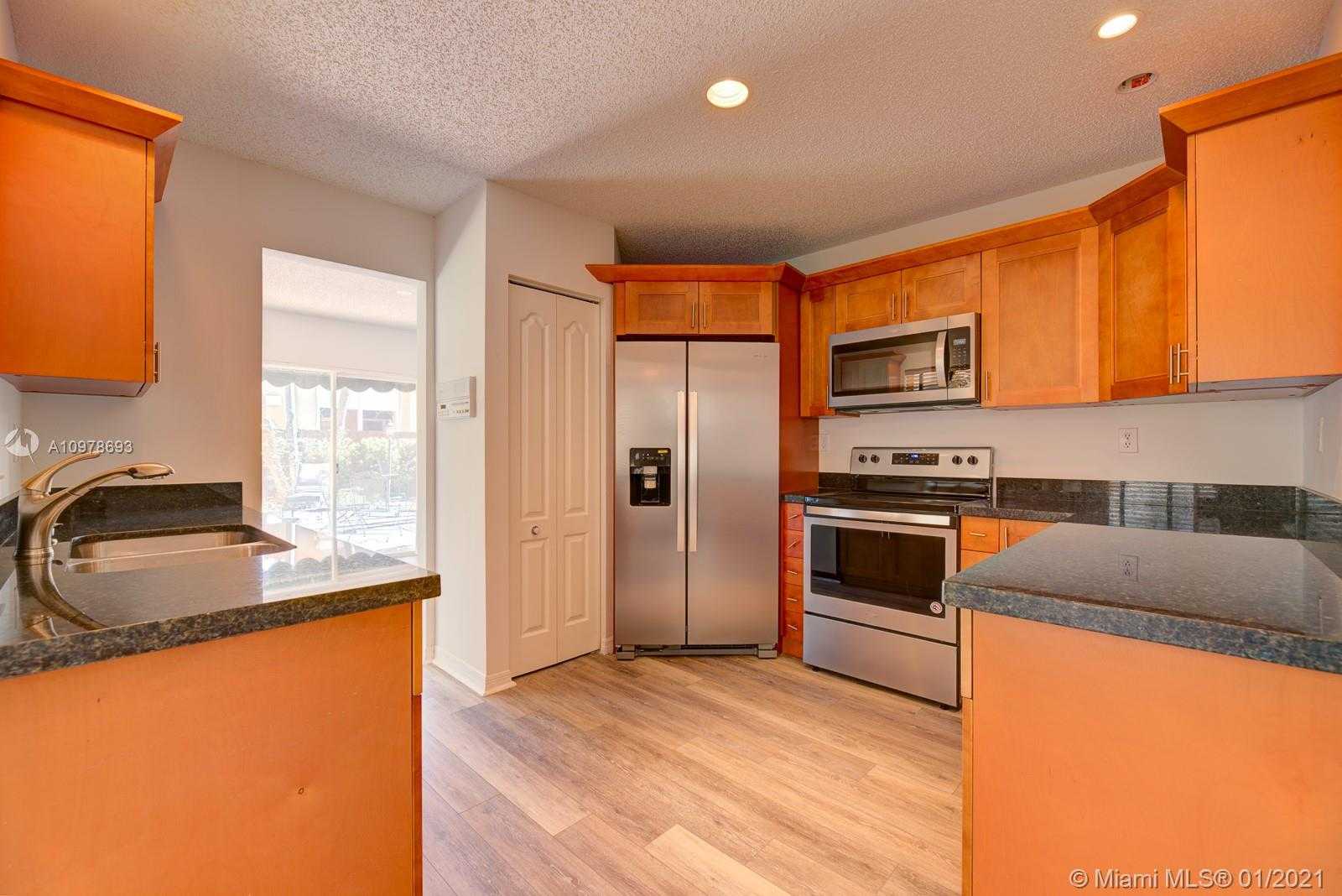 Small Image of 2965 NORTH WEST 99TH AVE, Doral Number 2