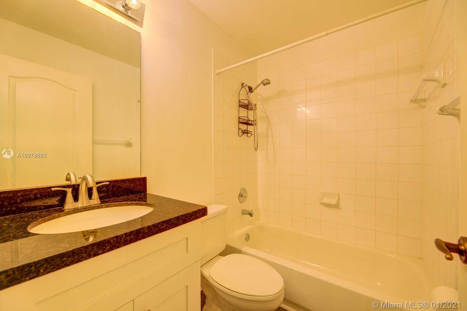 Small Image of 2965 NORTH WEST 99TH AVE, Doral Number 21