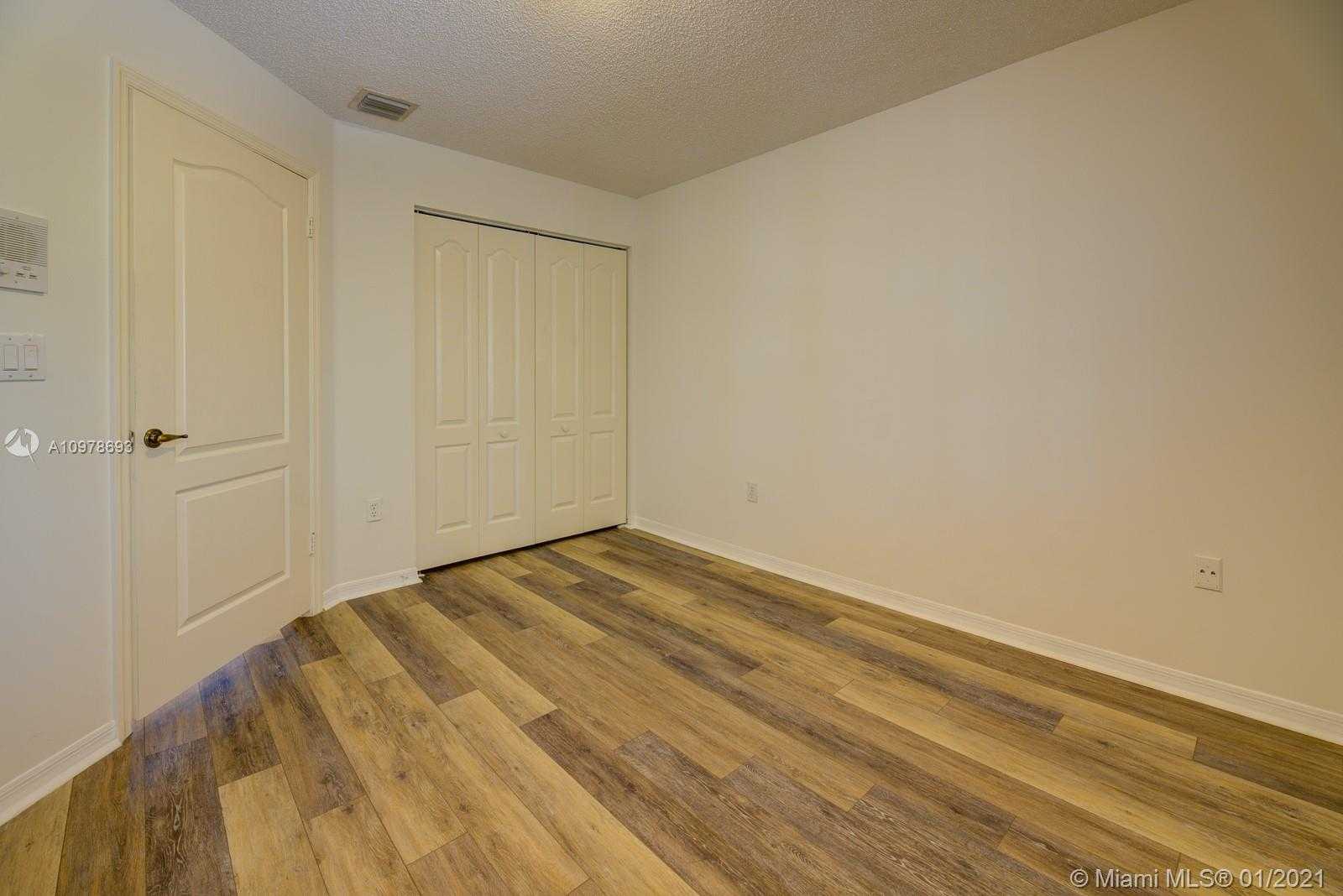 Small Image of 2965 NORTH WEST 99TH AVE, Doral Number 23