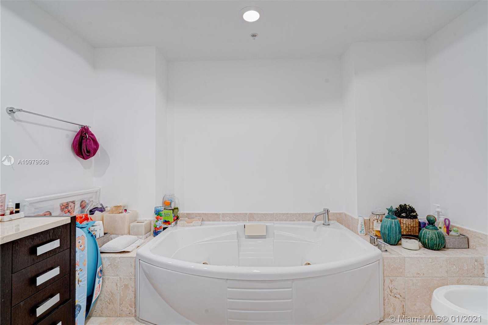 Small Image of 18201 COLLINS AVE #1104, Sunny Isles Beach Number 14