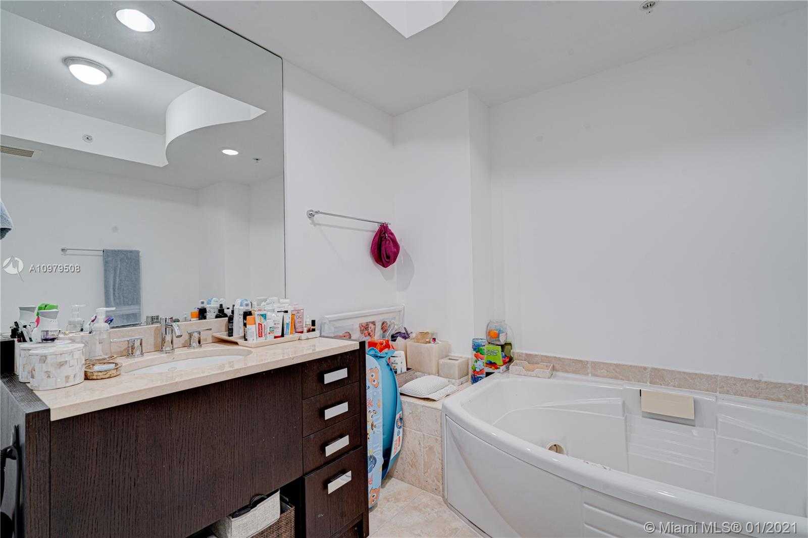 Small Image of 18201 COLLINS AVE #1104, Sunny Isles Beach Number 15