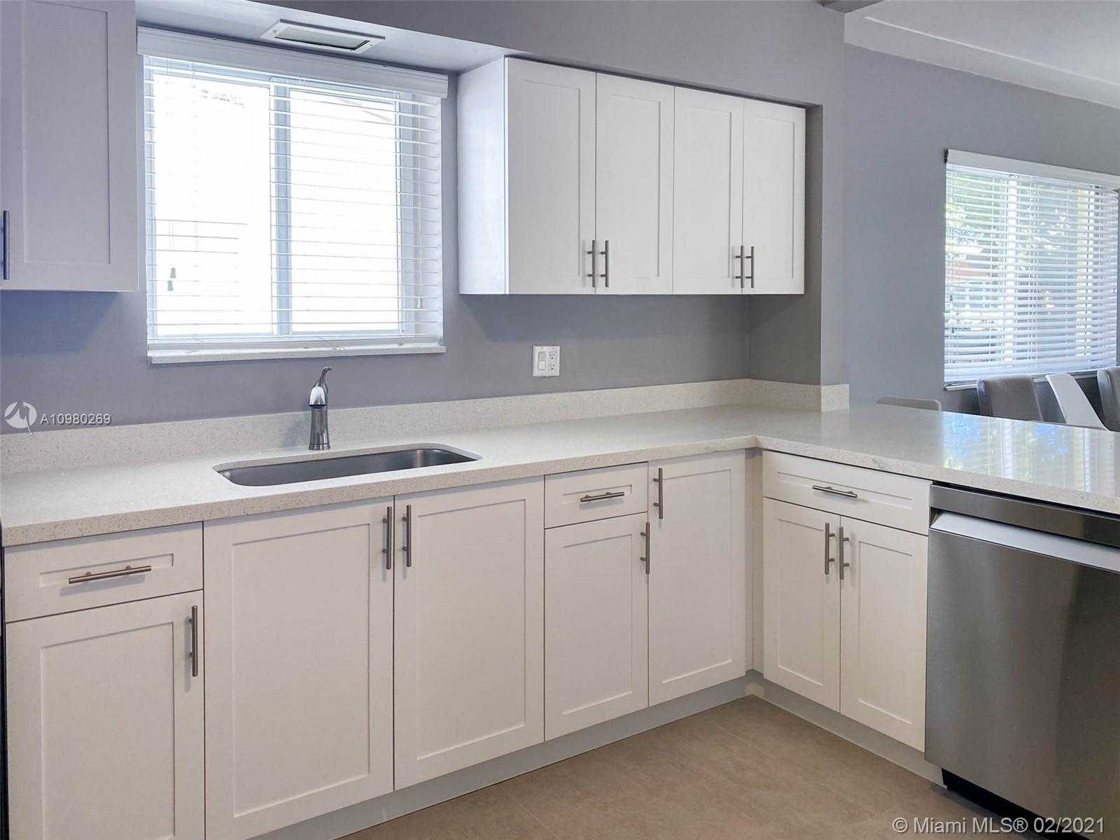 Small Image of 9141 GARLAND AVE #9141, Surfside Number 10