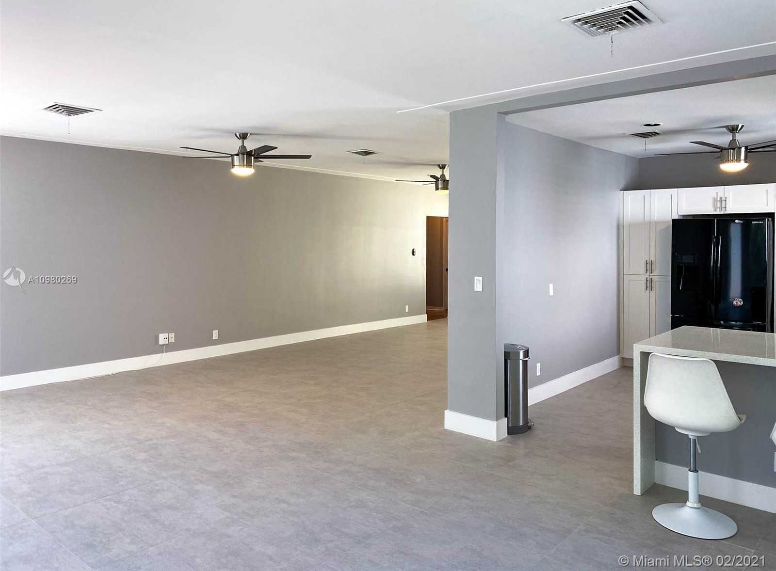 Small Image of 9141 GARLAND AVE #9141, Surfside Number 11