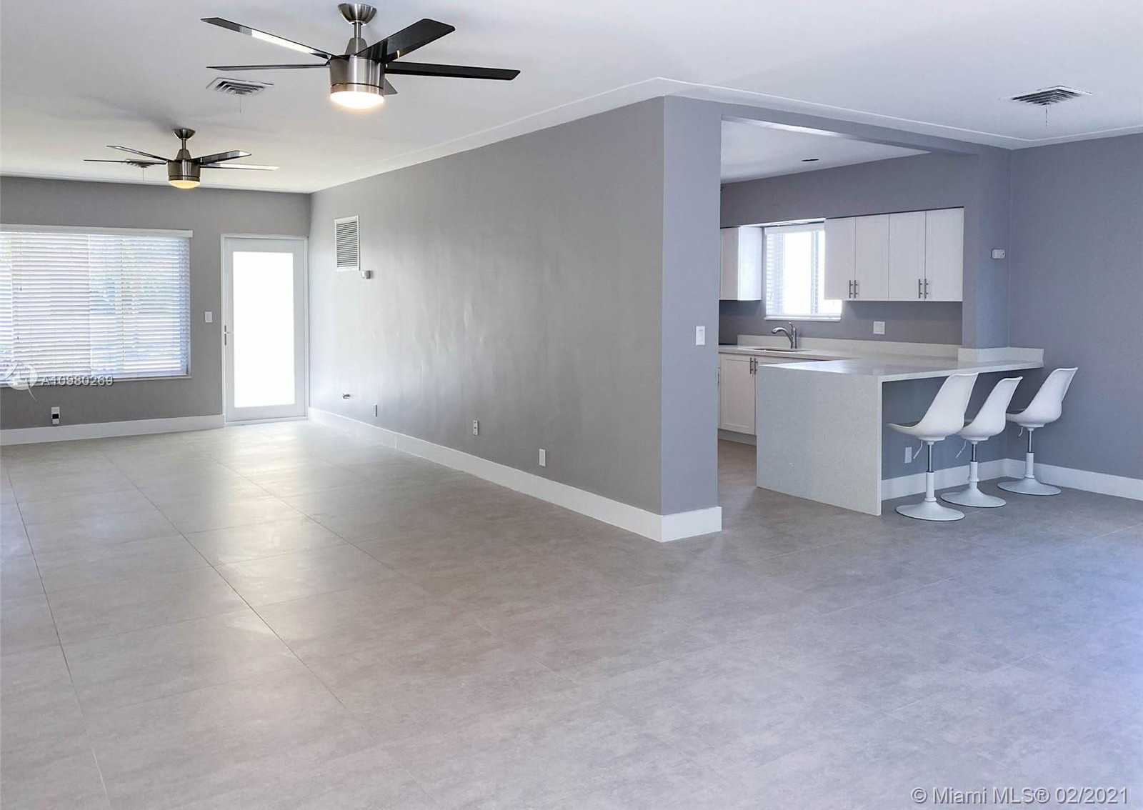 Small Image of 9141 GARLAND AVE #9141, Surfside Number 13