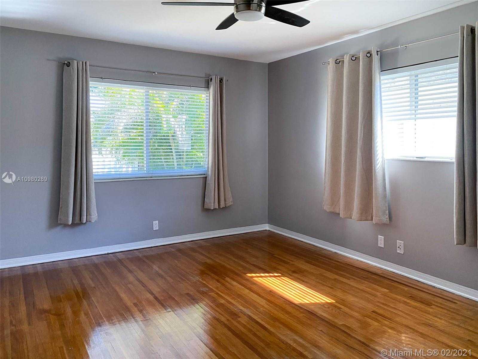 Small Image of 9141 GARLAND AVE #9141, Surfside Number 14