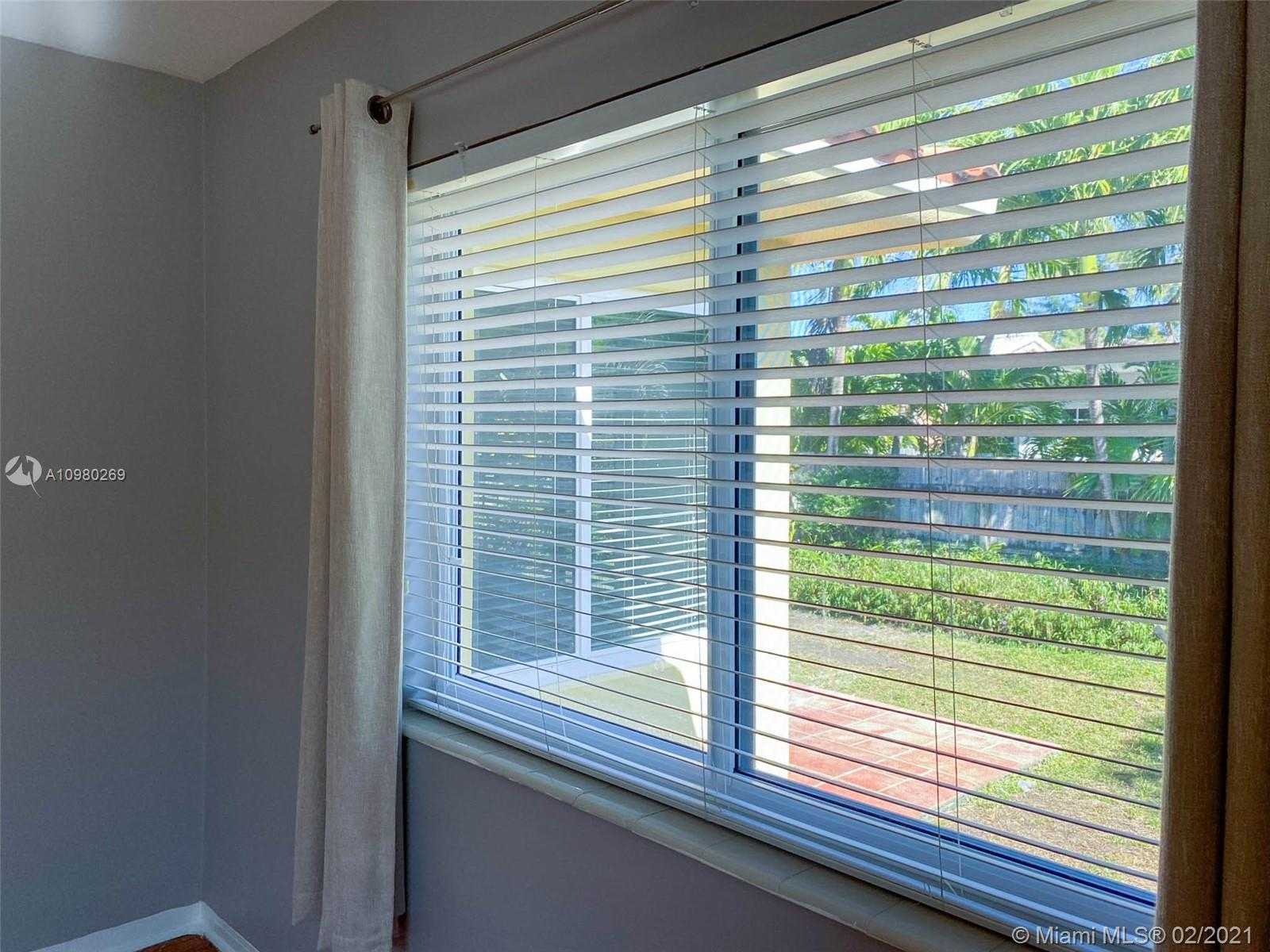 Small Image of 9141 GARLAND AVE #9141, Surfside Number 15