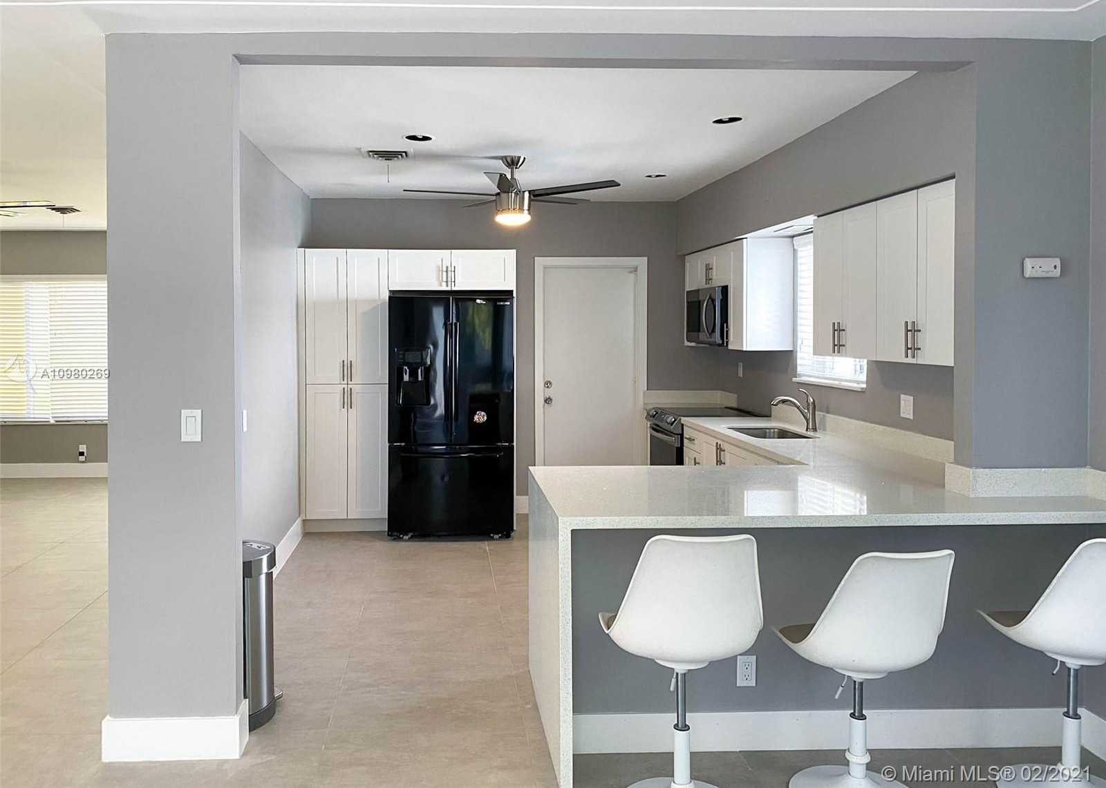 Small Image of 9141 GARLAND AVE #9141, Surfside Number 18