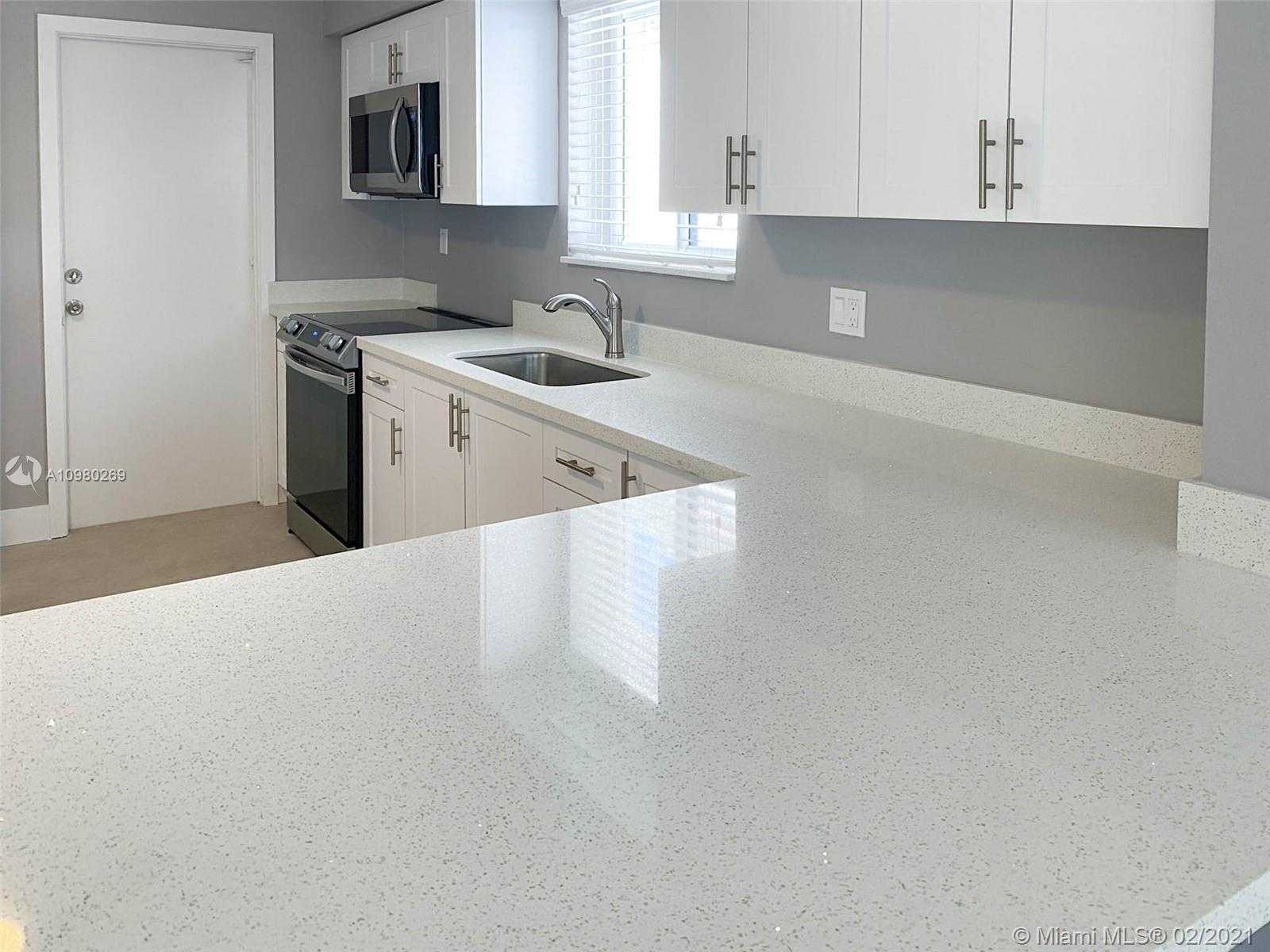 Small Image of 9141 GARLAND AVE #9141, Surfside Number 20