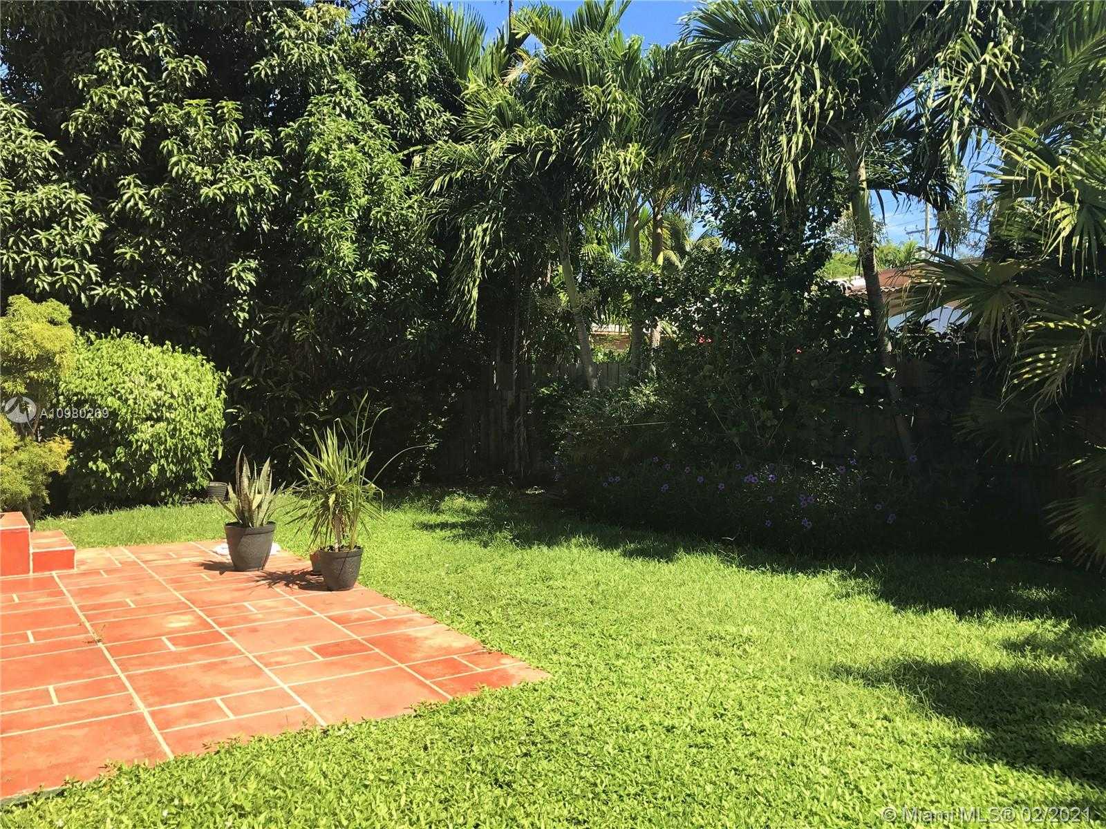 Small Image of 9141 GARLAND AVE #9141, Surfside Number 4