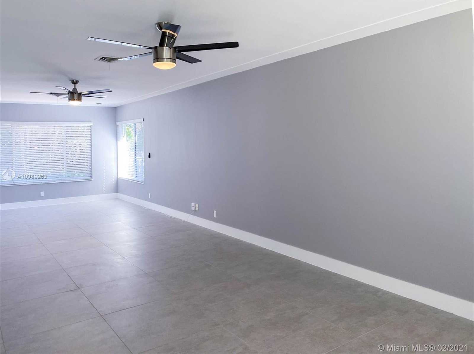 Small Image of 9141 GARLAND AVE #9141, Surfside Number 5