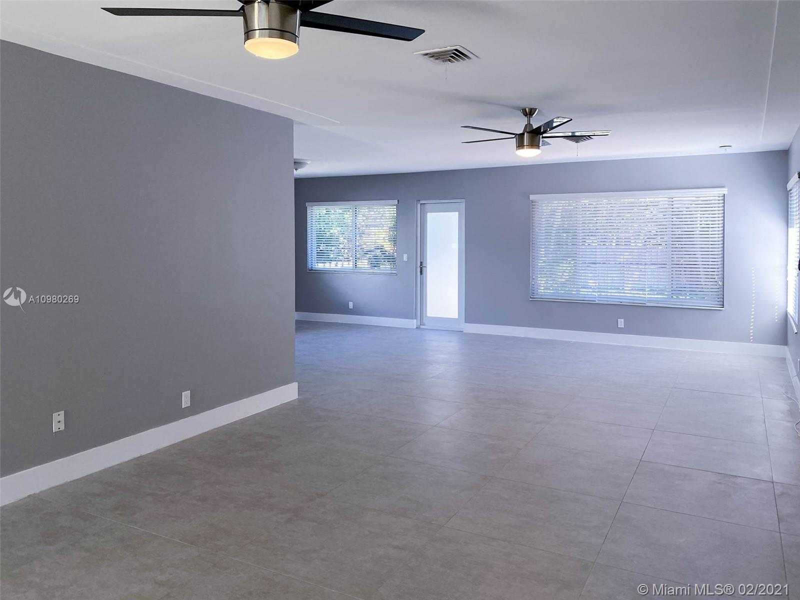 Small Image of 9141 GARLAND AVE #9141, Surfside Number 6