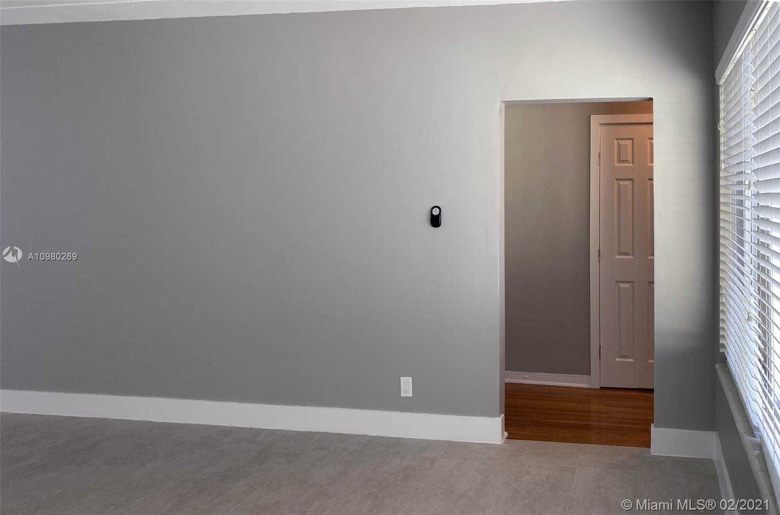 Small Image of 9141 GARLAND AVE #9141, Surfside Number 7