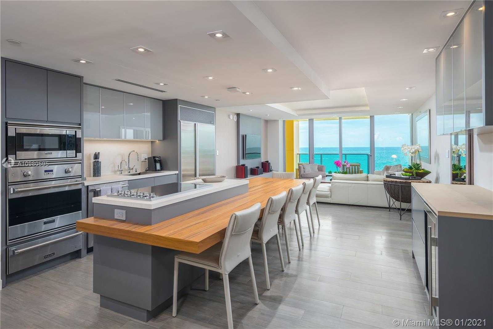 Small Image of 1455 OCEAN DR #1006, Miami Beach Number 3