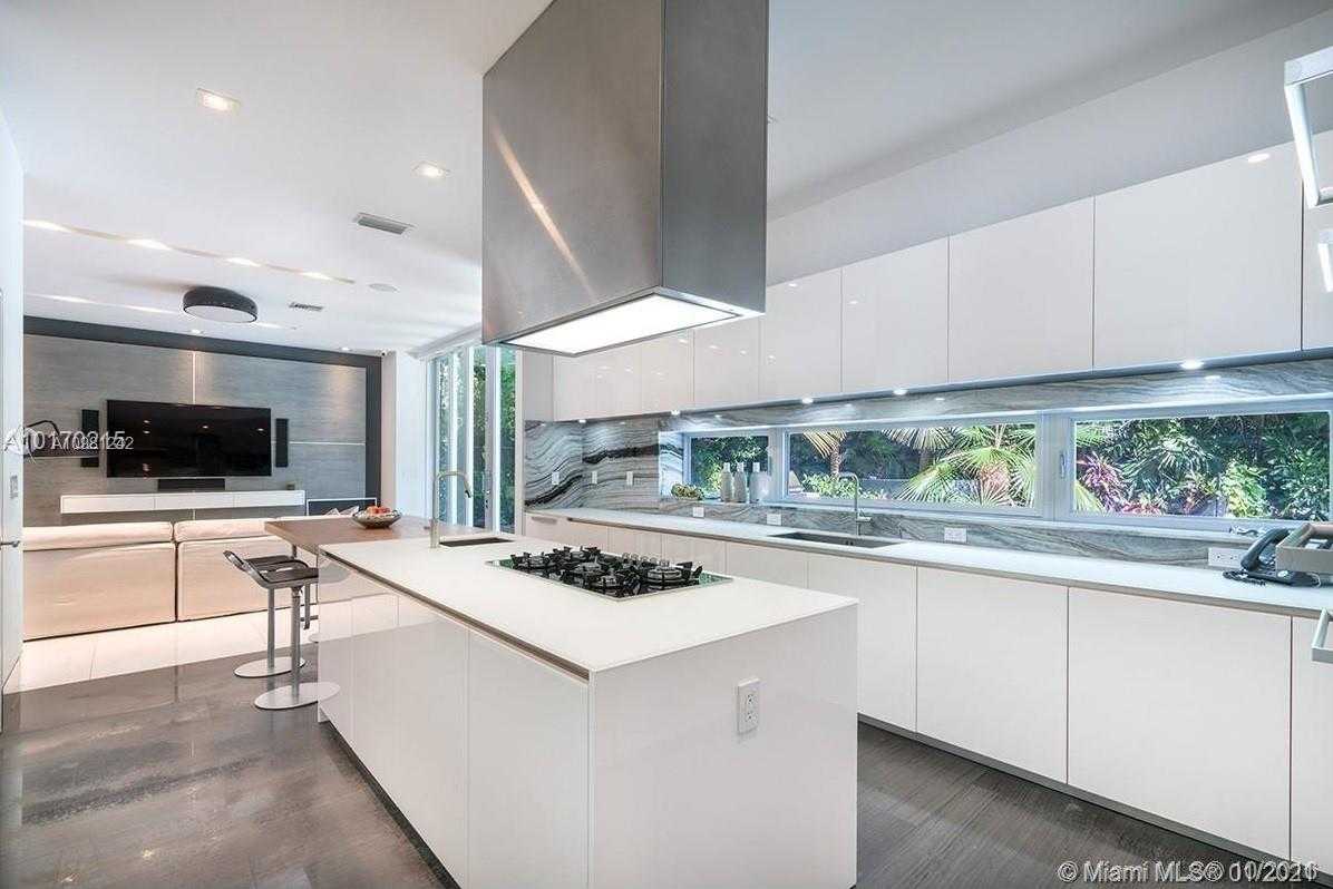 Small Image of 3503 BANYAN CIR, Coconut Grove Number 8