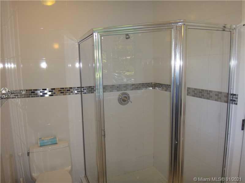 Small Image of 950 VIERA AV, Coral Gables Number 15