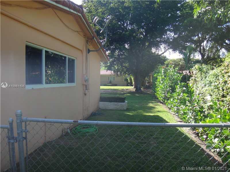 Small Image of 950 VIERA AV, Coral Gables Number 17
