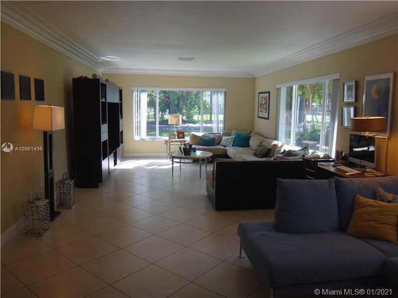 Small Image of 950 VIERA AV, Coral Gables Number 3