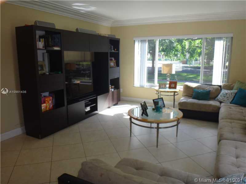 Small Image of 950 VIERA AV, Coral Gables Number 4