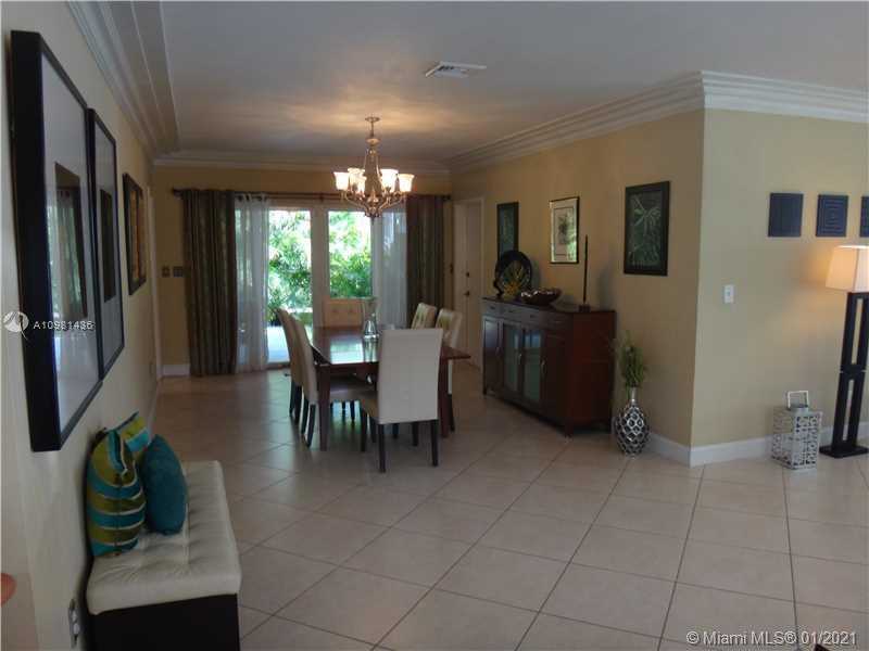 Small Image of 950 VIERA AV, Coral Gables Number 5