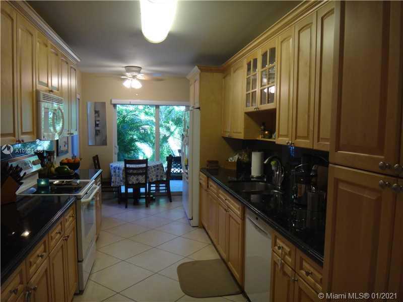 Small Image of 950 VIERA AV, Coral Gables Number 6