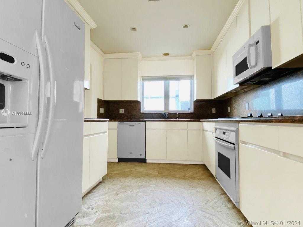 Small Image of 275 HARBOR DR, Key Biscayne Number 3