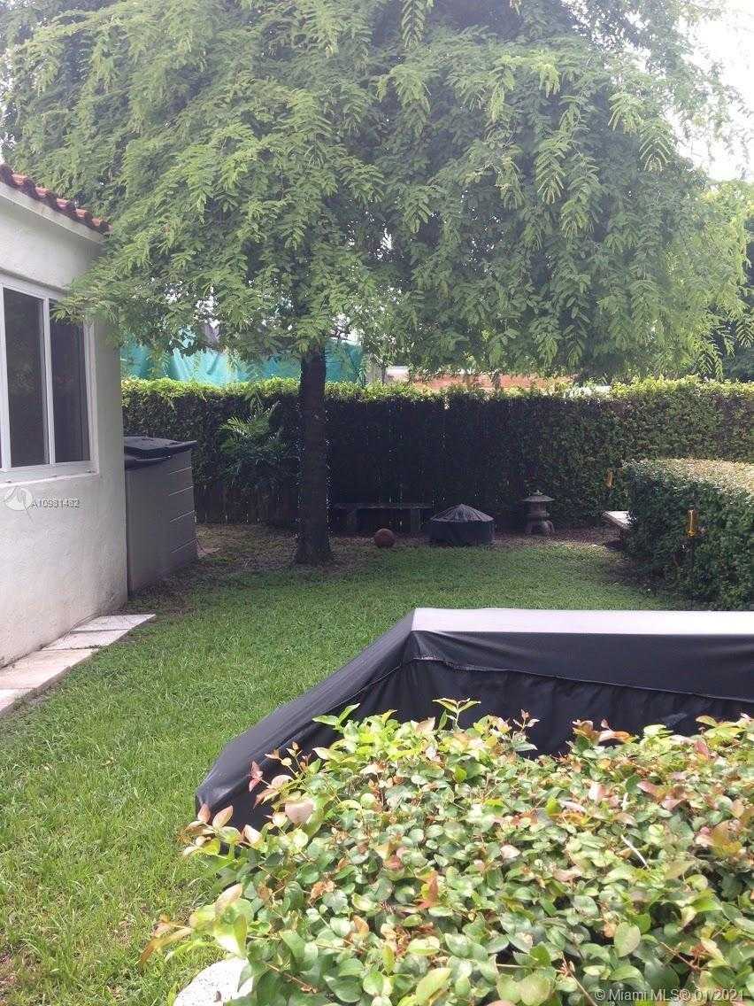 Small Image of 4630 SOUTH WEST 10TH ST, Miami Number 12