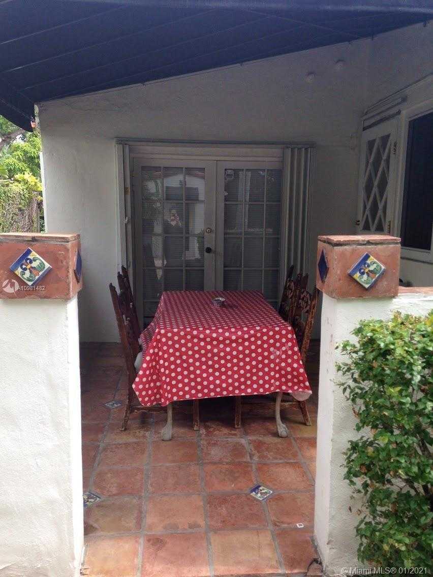 Small Image of 4630 SOUTH WEST 10TH ST, Miami Number 9