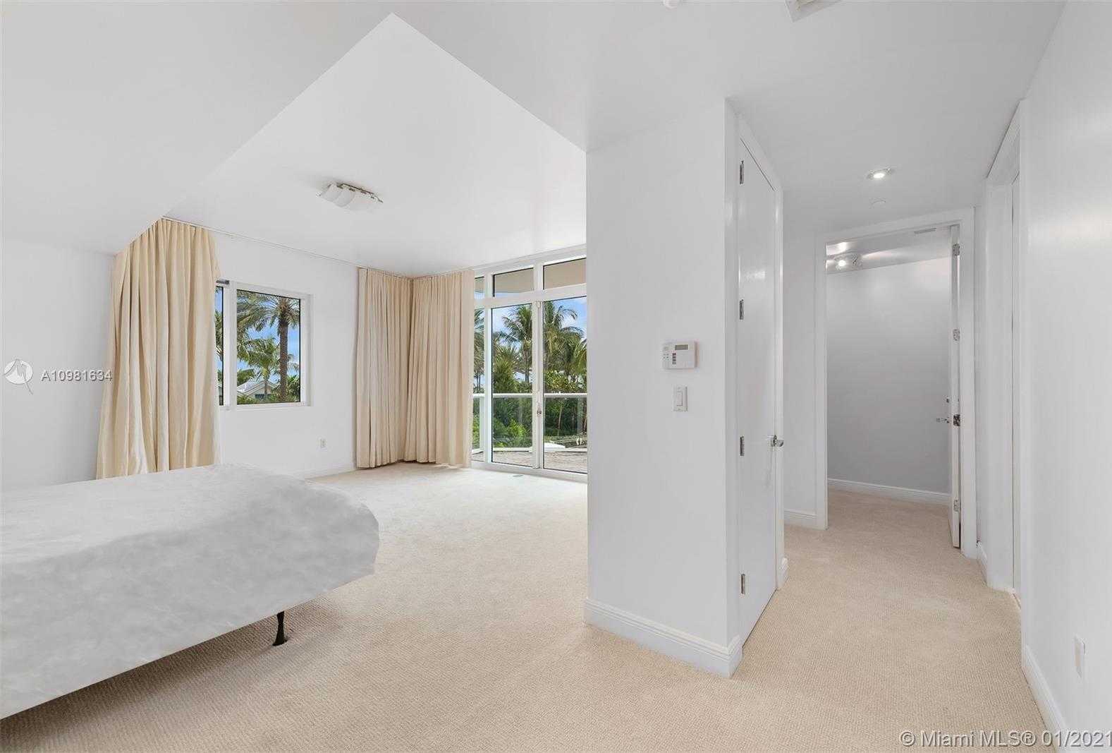 Small Image of 100 POINTE DR #TH-1, Miami Beach Number 14