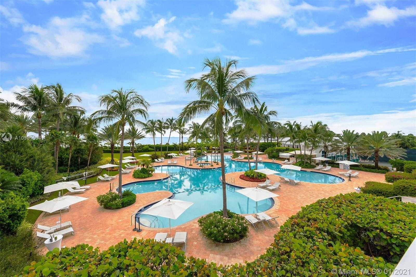 Small Image of 100 POINTE DR #TH-1, Miami Beach Number 17