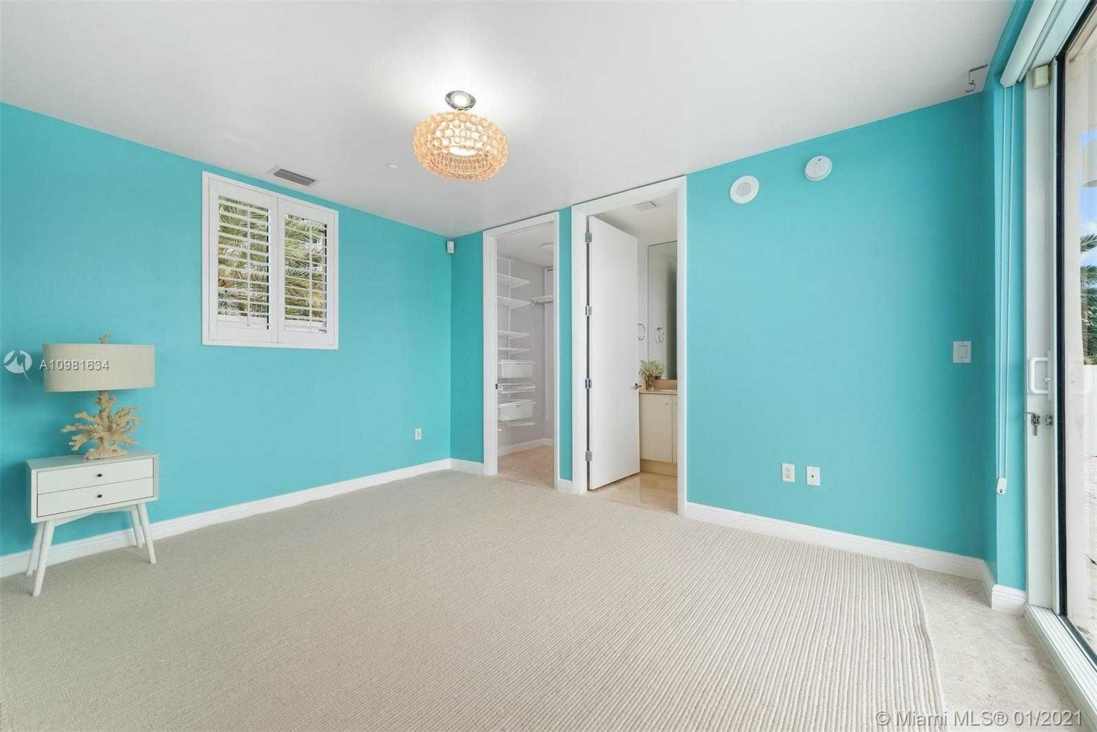 Small Image of 100 POINTE DR #TH-1, Miami Beach Number 24