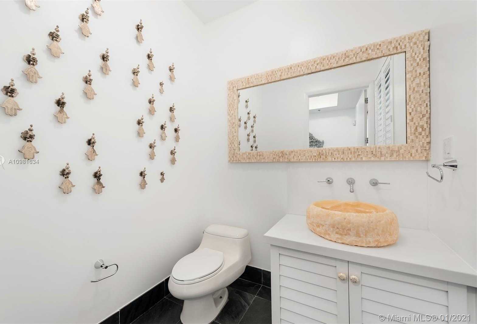 Small Image of 100 POINTE DR #TH-1, Miami Beach Number 27