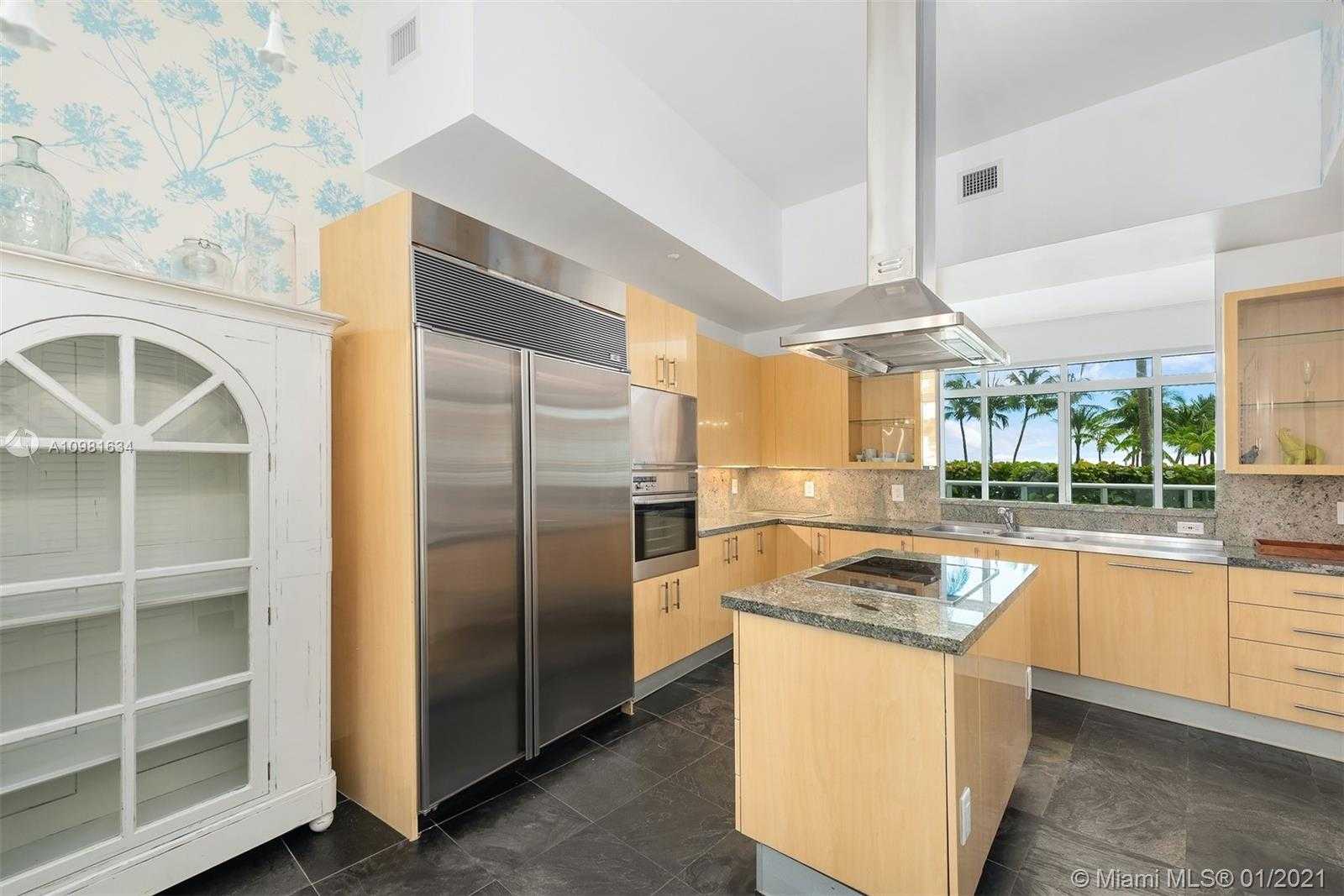 Small Image of 100 POINTE DR #TH-1, Miami Beach Number 3