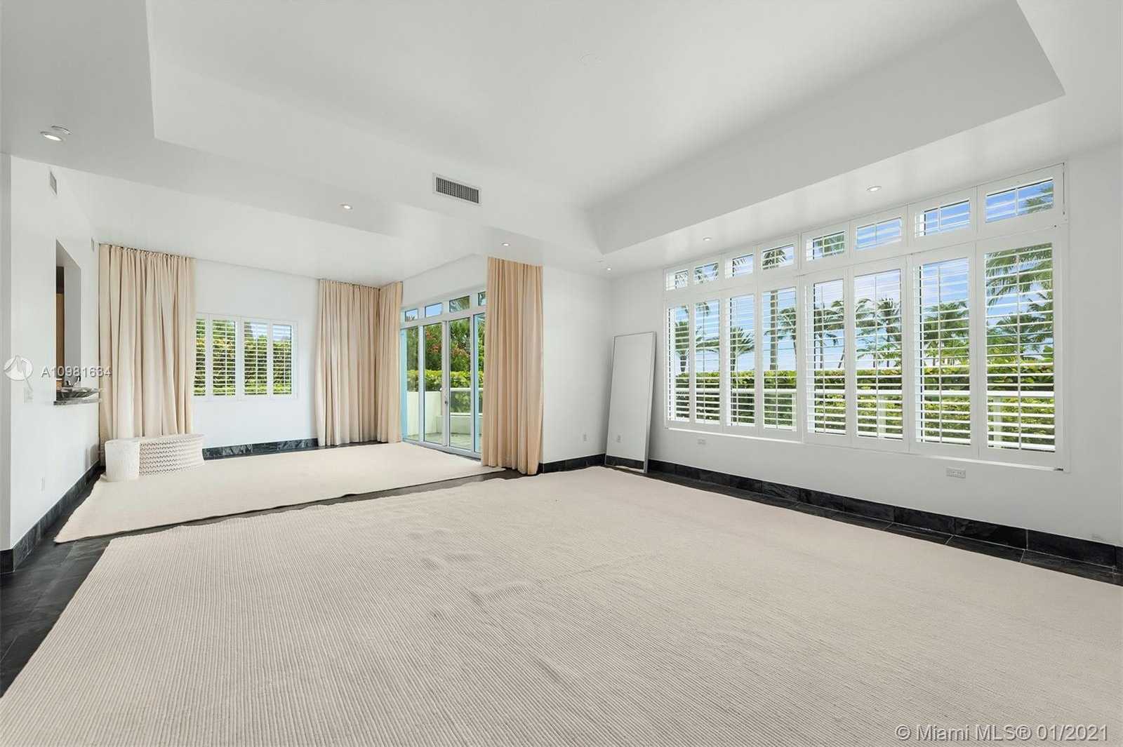 Small Image of 100 POINTE DR #TH-1, Miami Beach Number 5