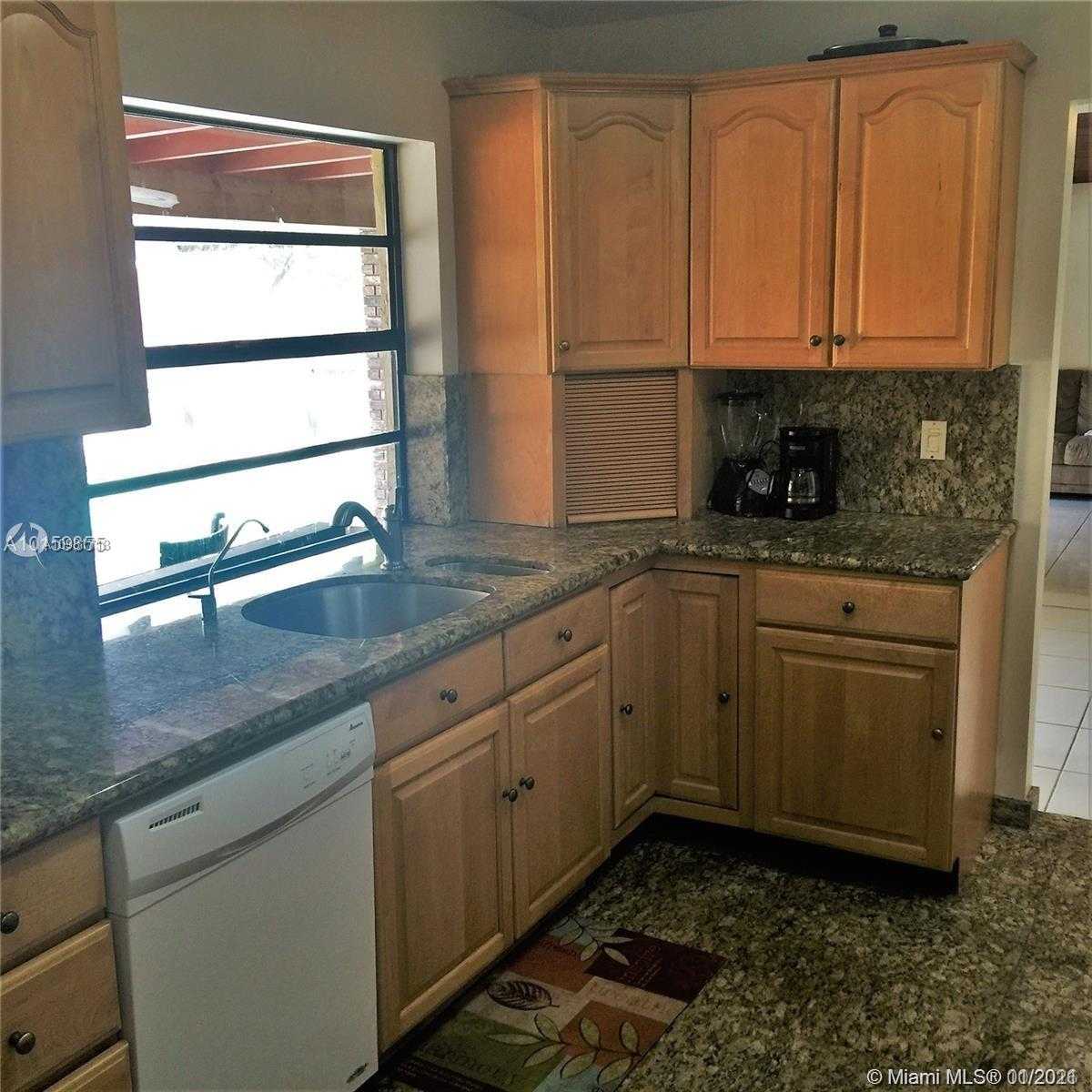 Small Image of 13451 SOUTH WEST 108TH ST CIR N, Miami Number 10