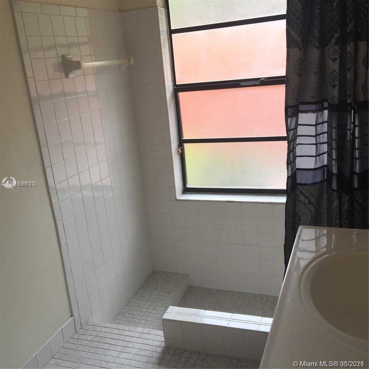 Small Image of 13451 SOUTH WEST 108TH ST CIR N, Miami Number 15