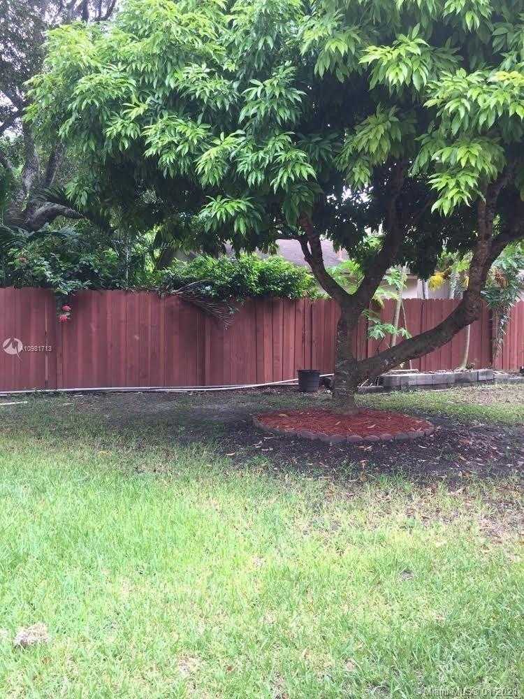 Small Image of 13451 SOUTH WEST 108TH ST CIR N, Miami Number 25