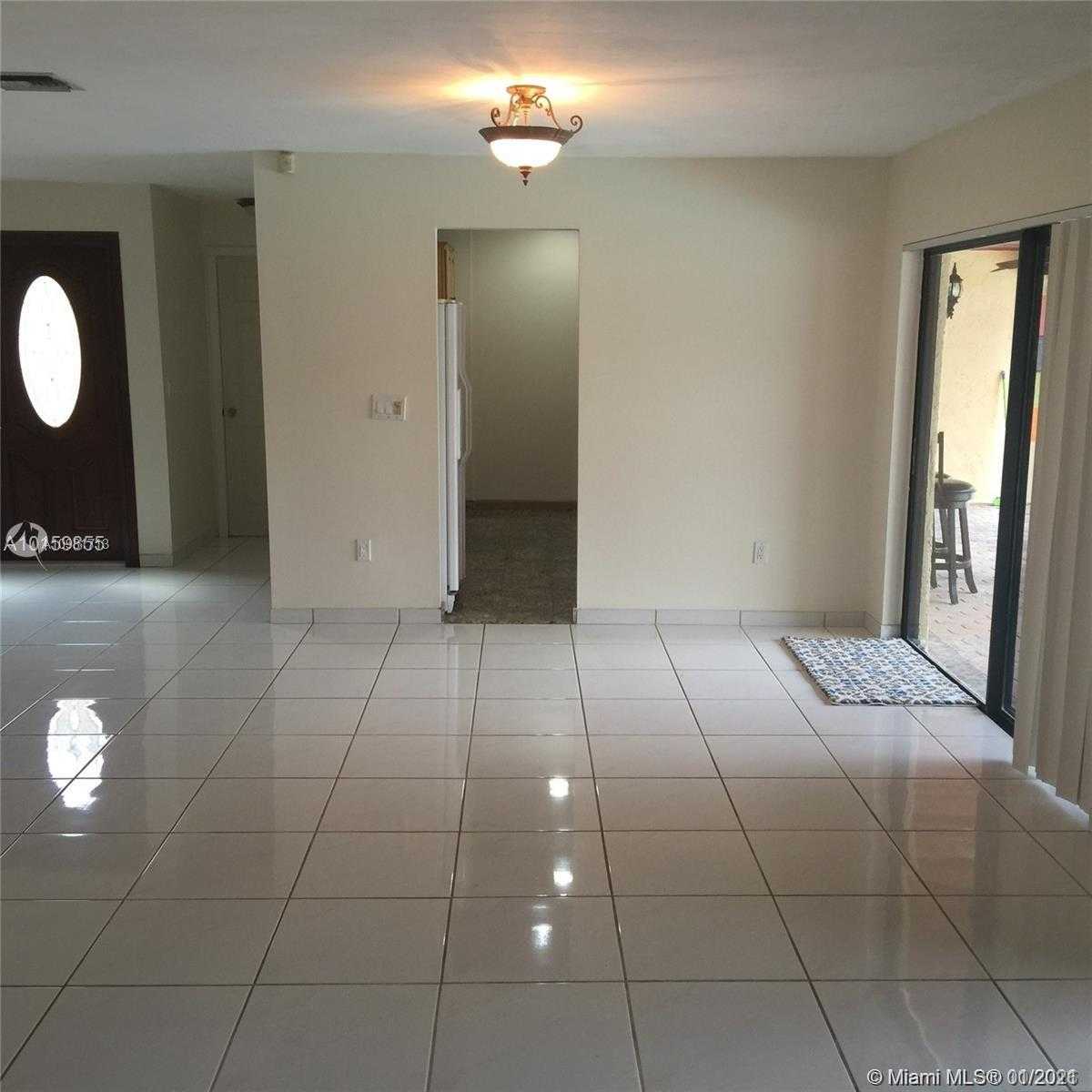 Small Image of 13451 SOUTH WEST 108TH ST CIR N, Miami Number 4