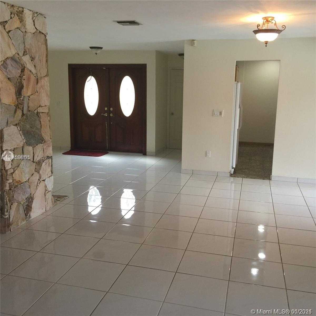 Small Image of 13451 SOUTH WEST 108TH ST CIR N, Miami Number 5