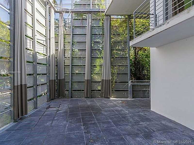 Small Image of 221 Jefferson Ave, Miami Beach, FL 33139, USA Number 3