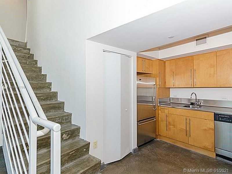 Small Image of 221 Jefferson Ave, Miami Beach, FL 33139, USA Number 9