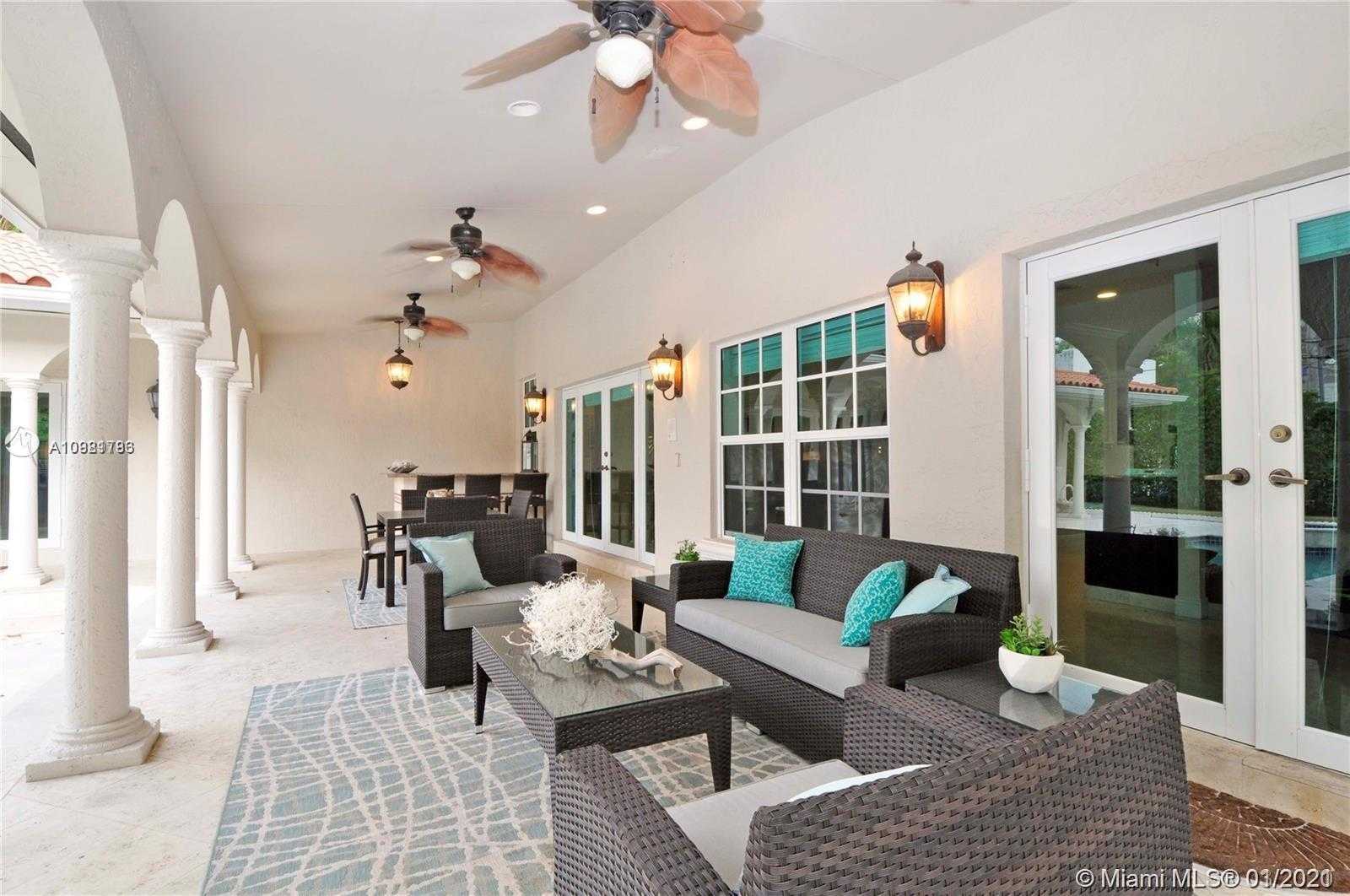 Small Image of 1123 OBISPO AVE, Coral Gables Number 11